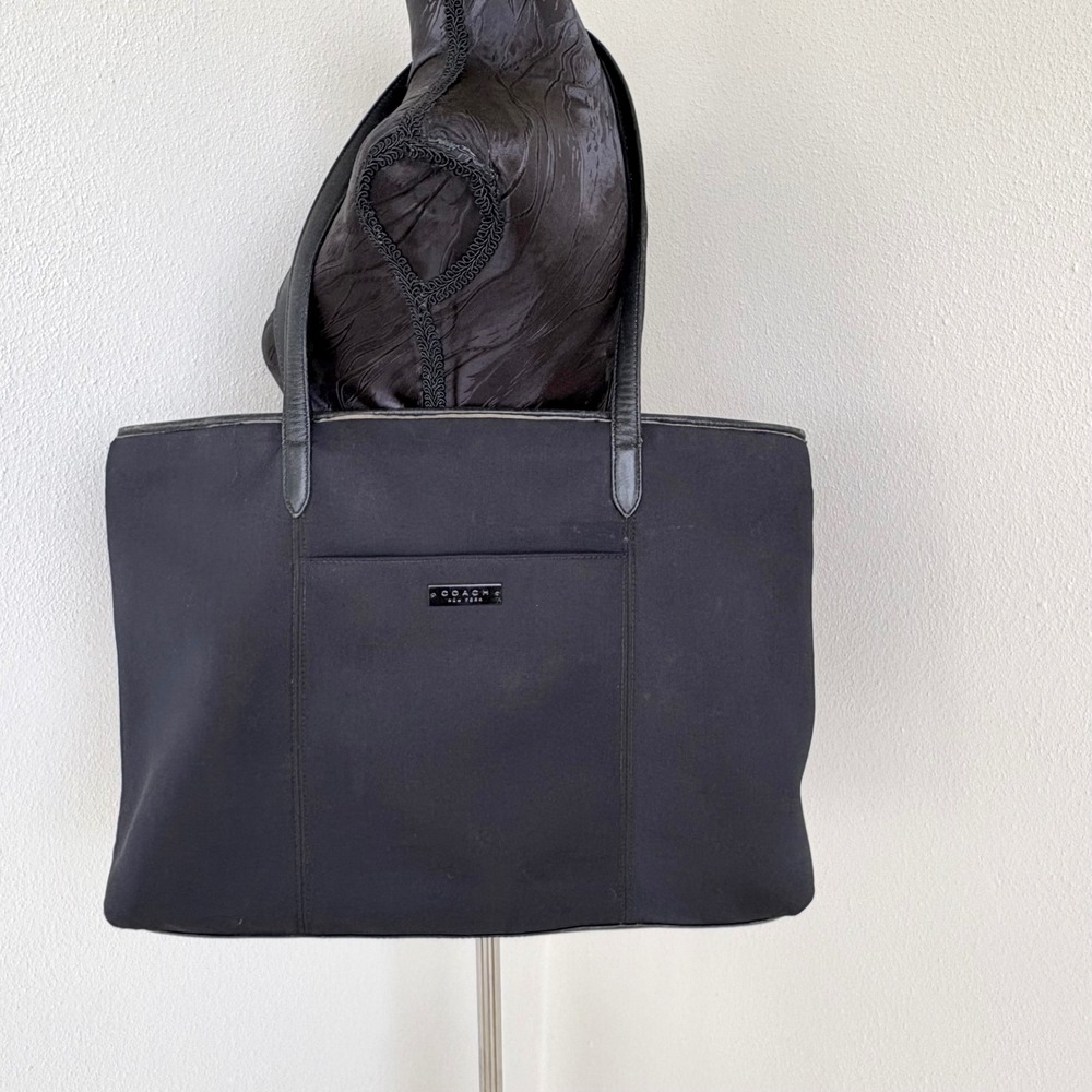 90s Vintage Coach Neoprene Leatherโ Trim Zip Tote Bag Women OS Black K7A-6207